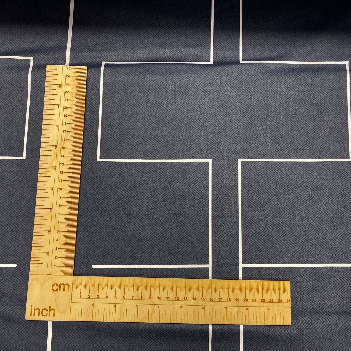 100% Cotton sateen - geometric pattern 220 cm 125 g/m²