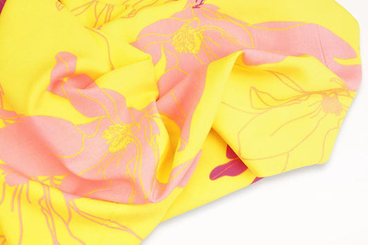100% viscose fabric - yellow and pink flowers 105 g/m²