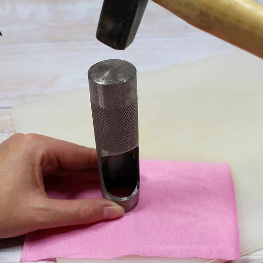alt
Image of a fabric and leather hole punch Ø14; 17; 18; 19; 20; 22 mm – available at Šarlotes audumi