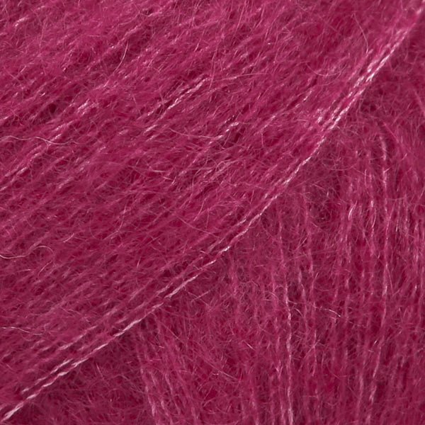 Image of DROPS Kid-Silk yarn - 25 g / 210 m – available at Šarlotes audumi