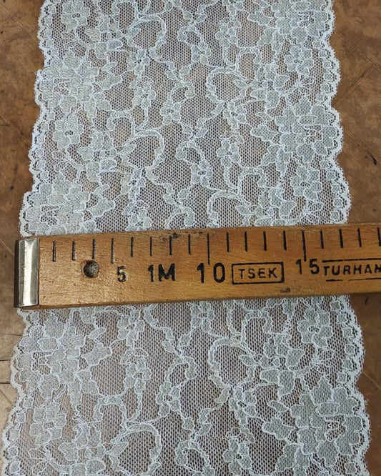 Elastic lace 17 cm - white, available at Šarlotes audumi