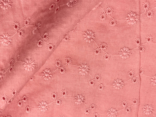 Embroidered cotton fabric - dusty pink floral motif 110 g/m²