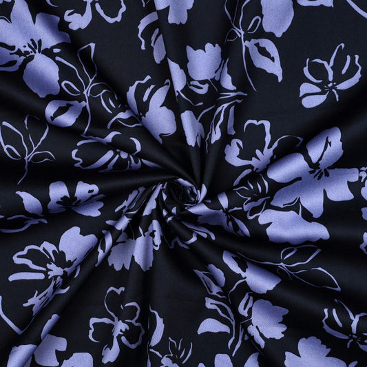 Image de tissu satin de coton à motif floral 115 g/m² – disponible chez Šarlotes audumi
