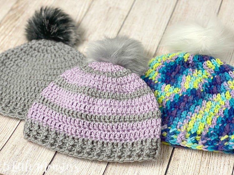 Pompon en fausse fourrure avec boucle Ø11 cm - noir