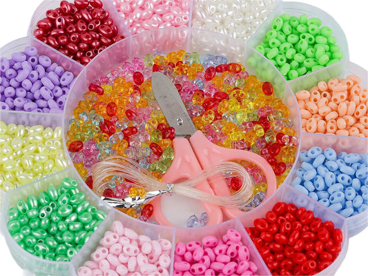 Image of a bead set | Plastic beads in a box (mix) – available at Šarlotes audumi