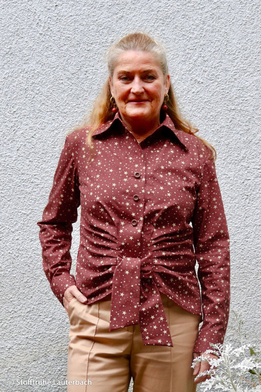 Premium 100% cotton fabric with stars on a burgundy background 130 g/m² ā available online at Å arlotes audumi