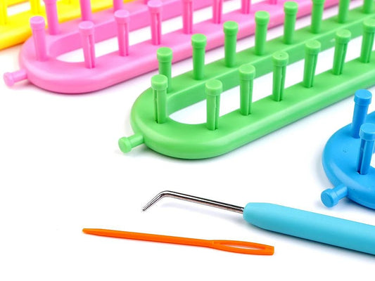 Image of a knitting loom knitting set – available at Šarlotes audumi