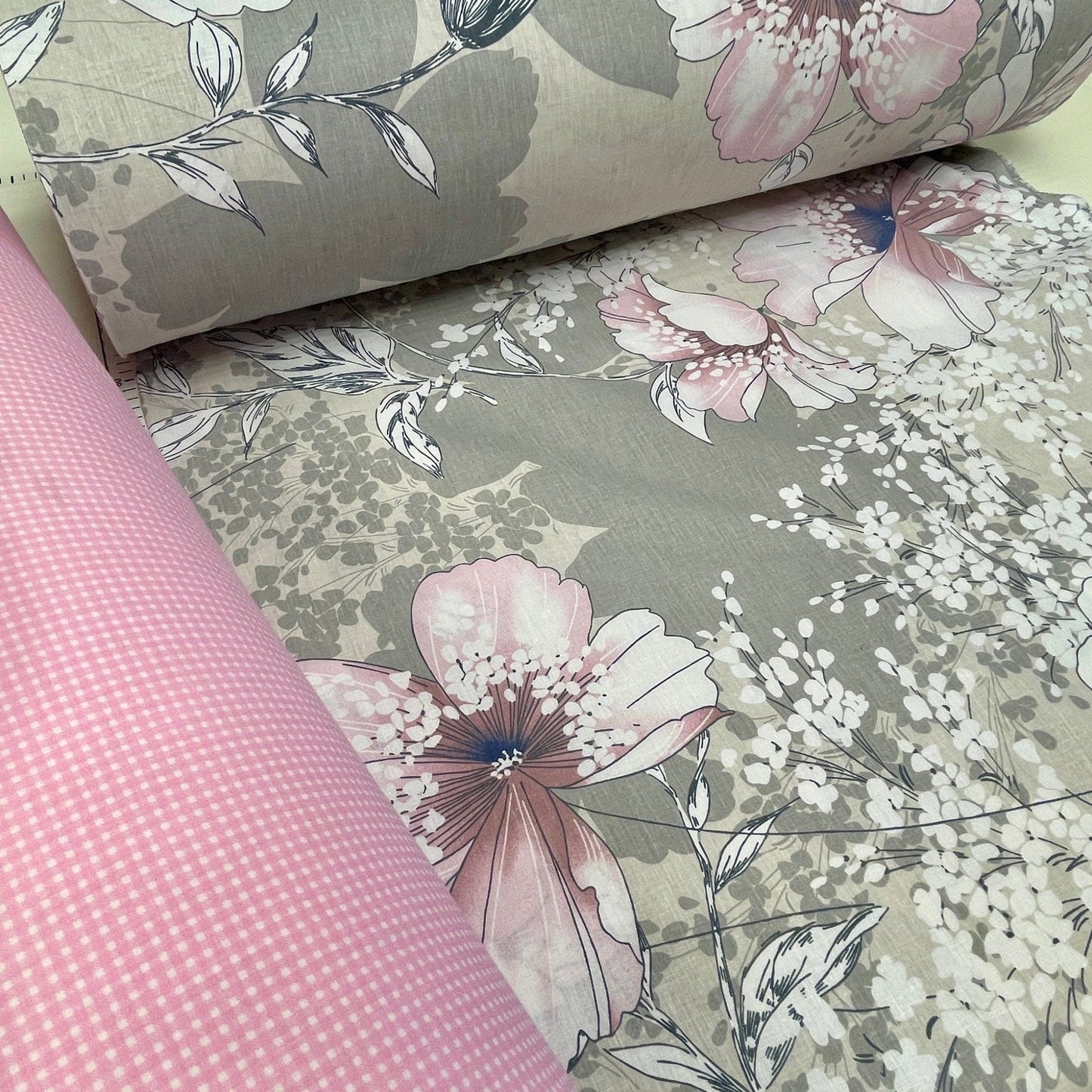 100% puuvillakangas – hieno vaaleanpunaruudullinen 125 g/m²