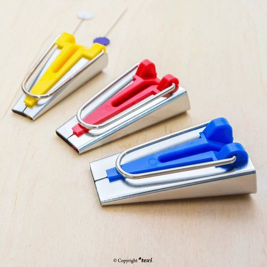 Set with tools for making bias tape