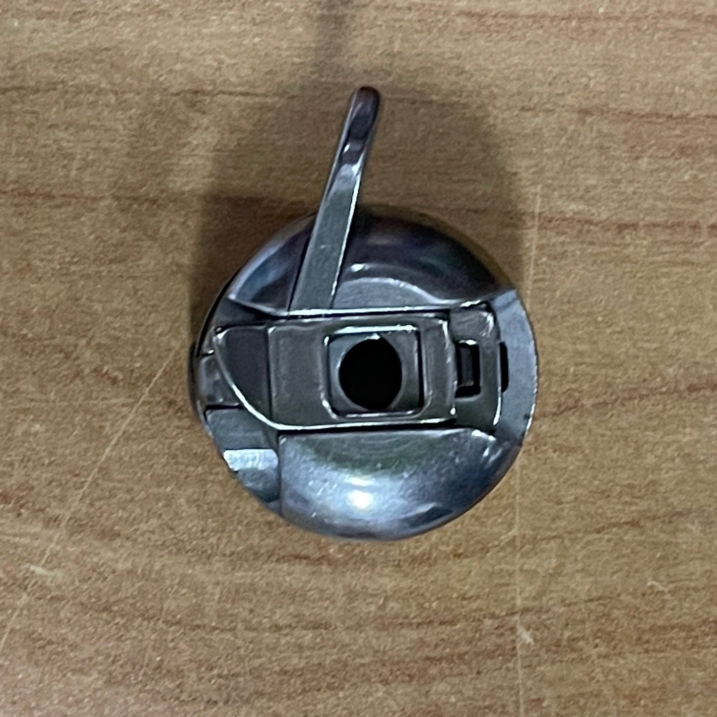 Petit bateau métallique pour machines à coudre