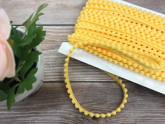 Pom Pom ribbon - 12 mm light yellow #117