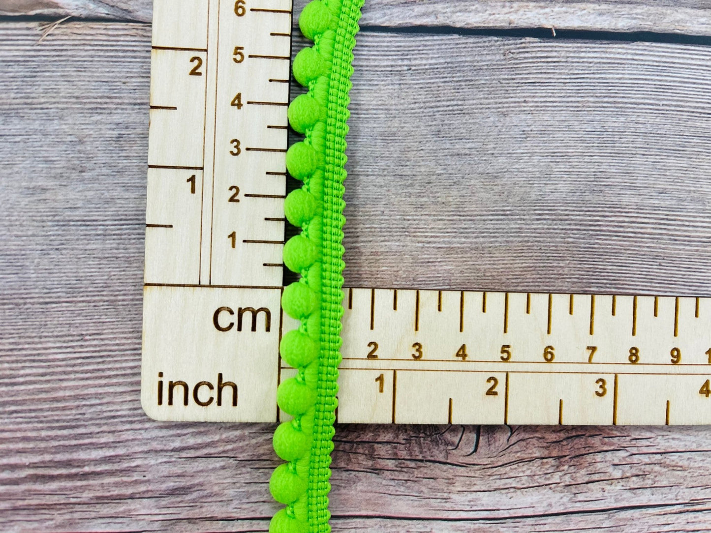Ruban pompon 12 mm vert
