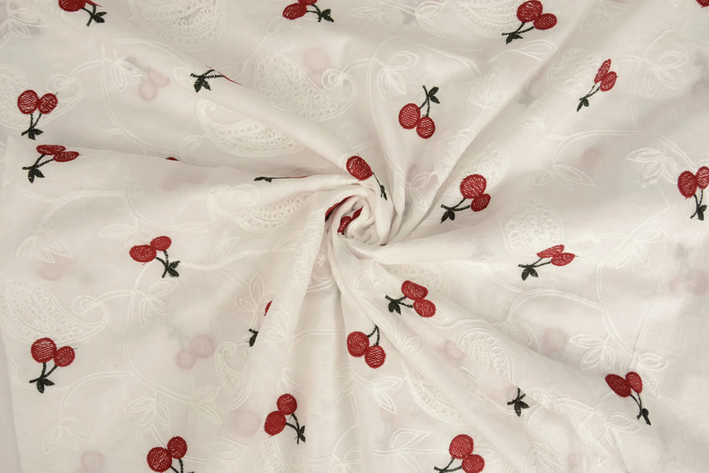 Tissu en coton brodé - cerises 110 g/m²