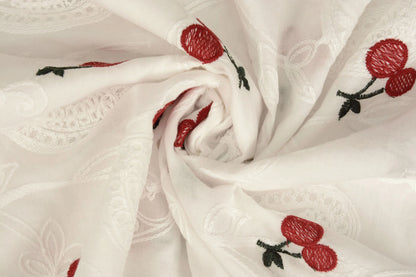 Tissu en coton brodé - cerises 110 g/m²