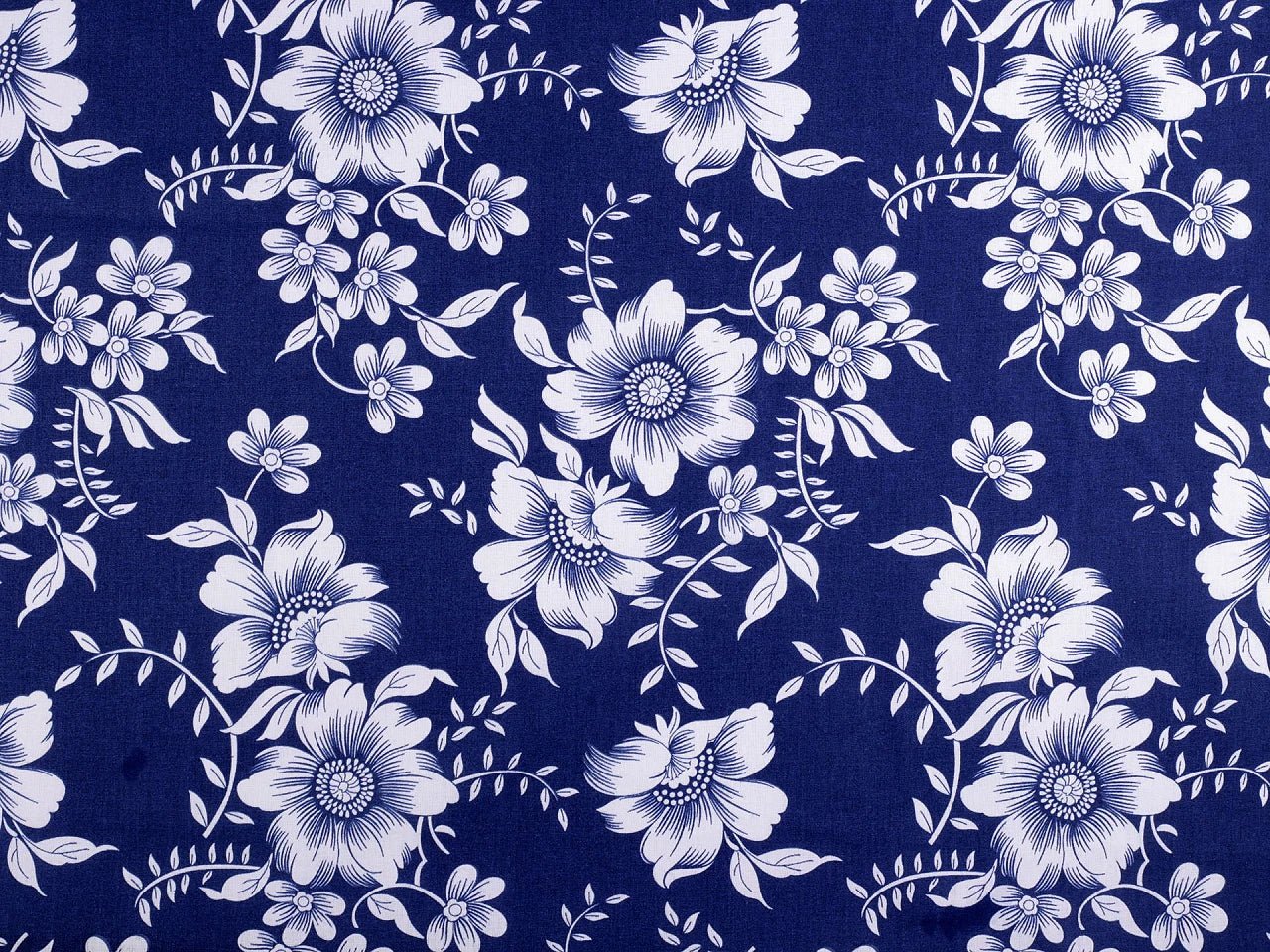 alt
Image of 100% cotton fabric - white flowers on blue, 125 g/m² – available at Šarlotes audumi