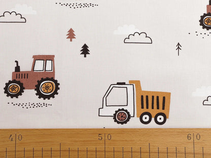 Attēls ar 100% Kokvilnas audums-bēšie traktori – pieejams internetā Šarlotes audumi