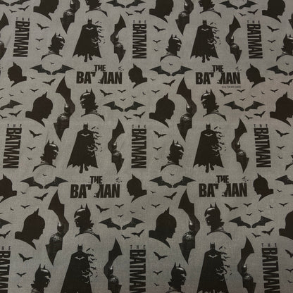 Tissu 100 % coton - Batman sur fond gris The Batman ™© 135 g/m²
