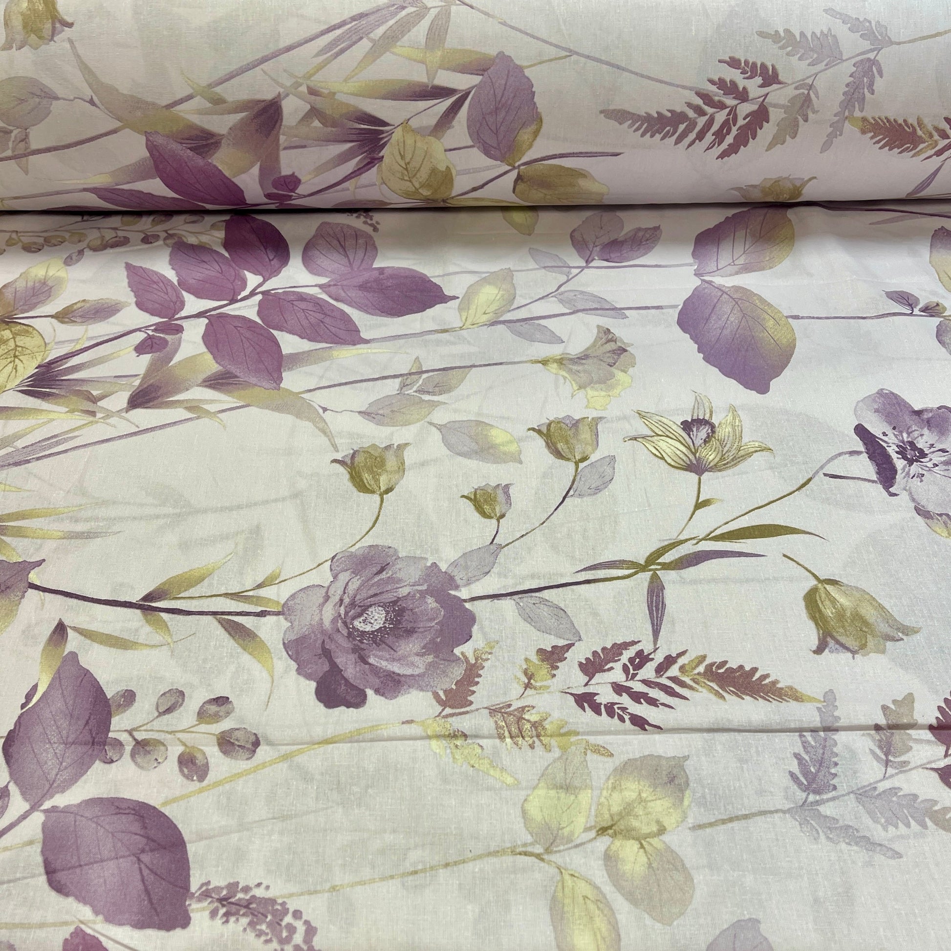 Image avec tissu 100 % coton - prairie lilas 220 cm 146 g/m² – disponible chez Šarlotes audumi