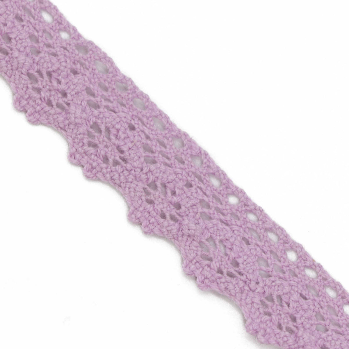 Kuva 100% puuvillaisesta pitsinauhasta, lila – 1,5 cm – saatavilla verkossa Šarlotes audumi