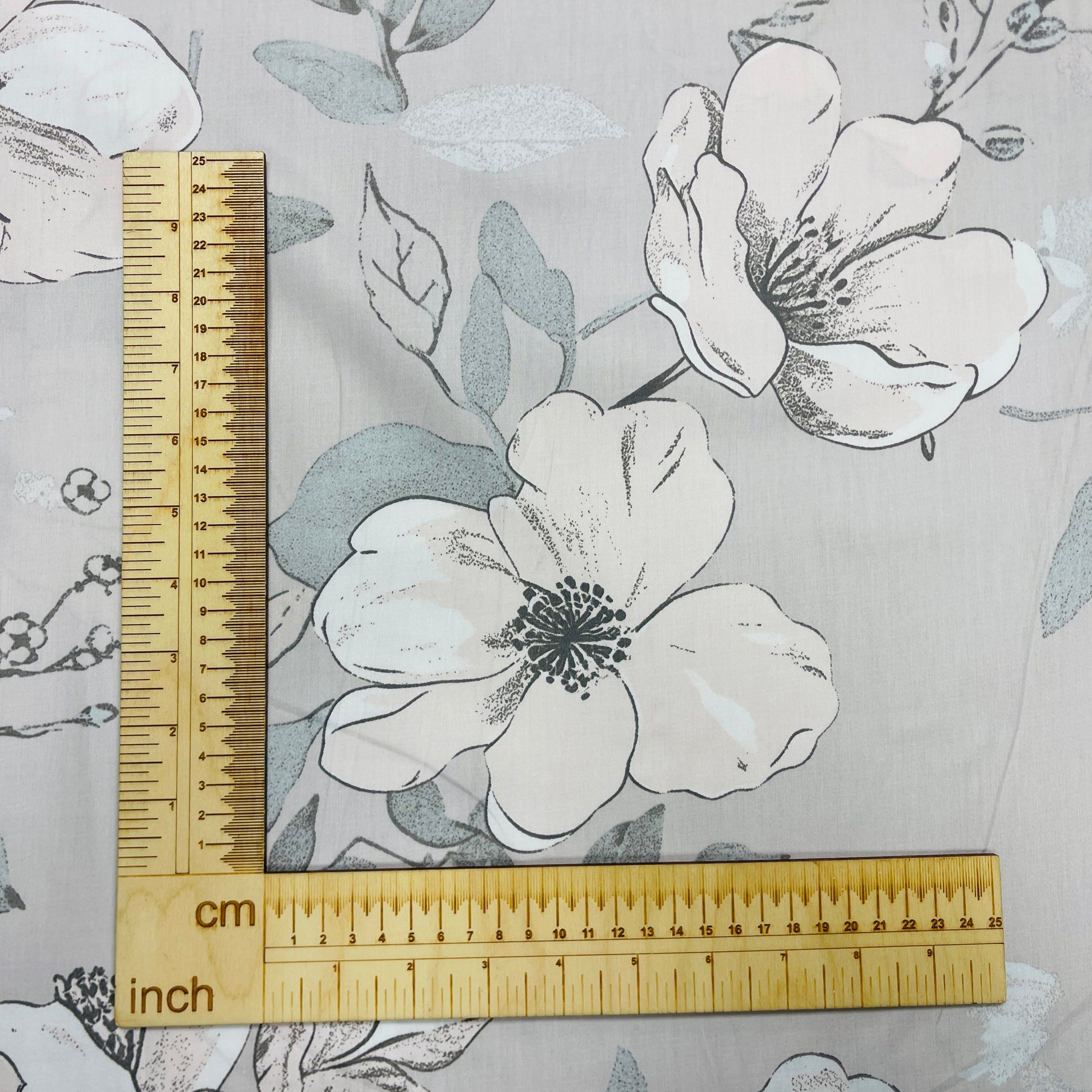 Satin 100 % coton - fleurs 220 cm 125 g/m²