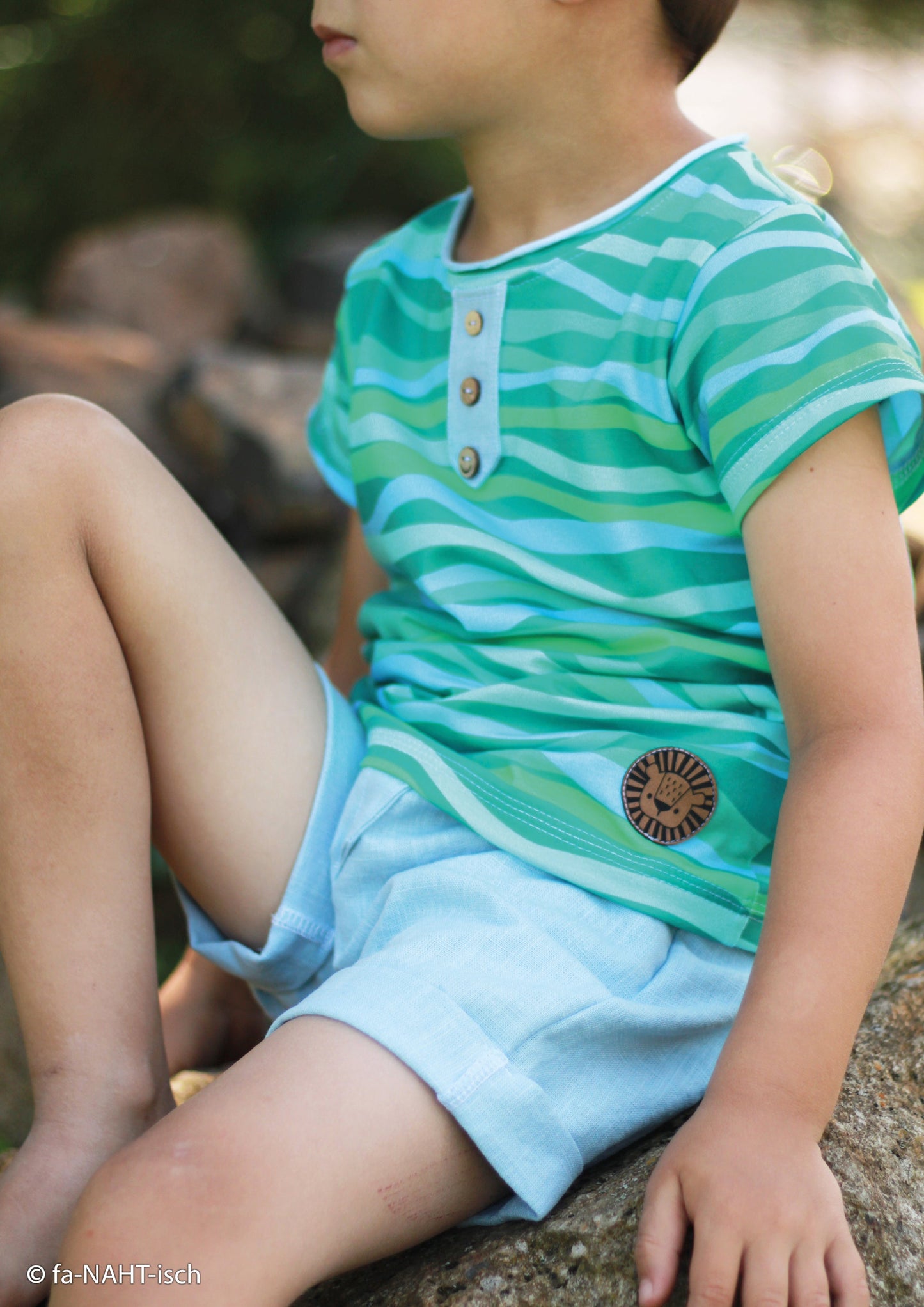 Image of 100% linen fabric, light blue, 230 g/m², enzyme washed – available online at Šarlotes audumi