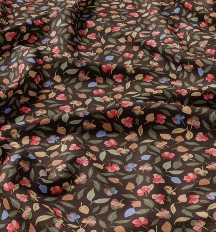 Image en tissu 100 % viscose - fines feuilles colorées 125 g/m² – disponible chez Šarlotes audumi
