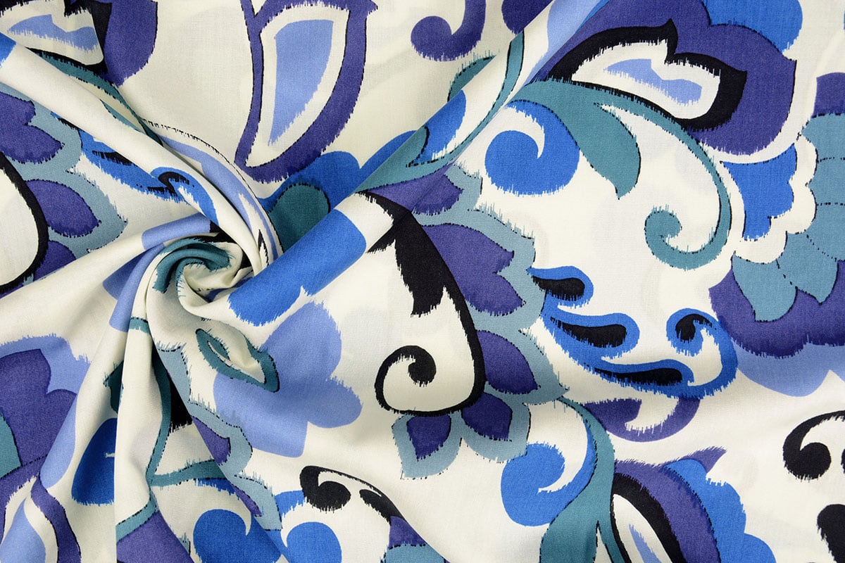 100% viscose fabric - blue abstract motif 95 g/m²