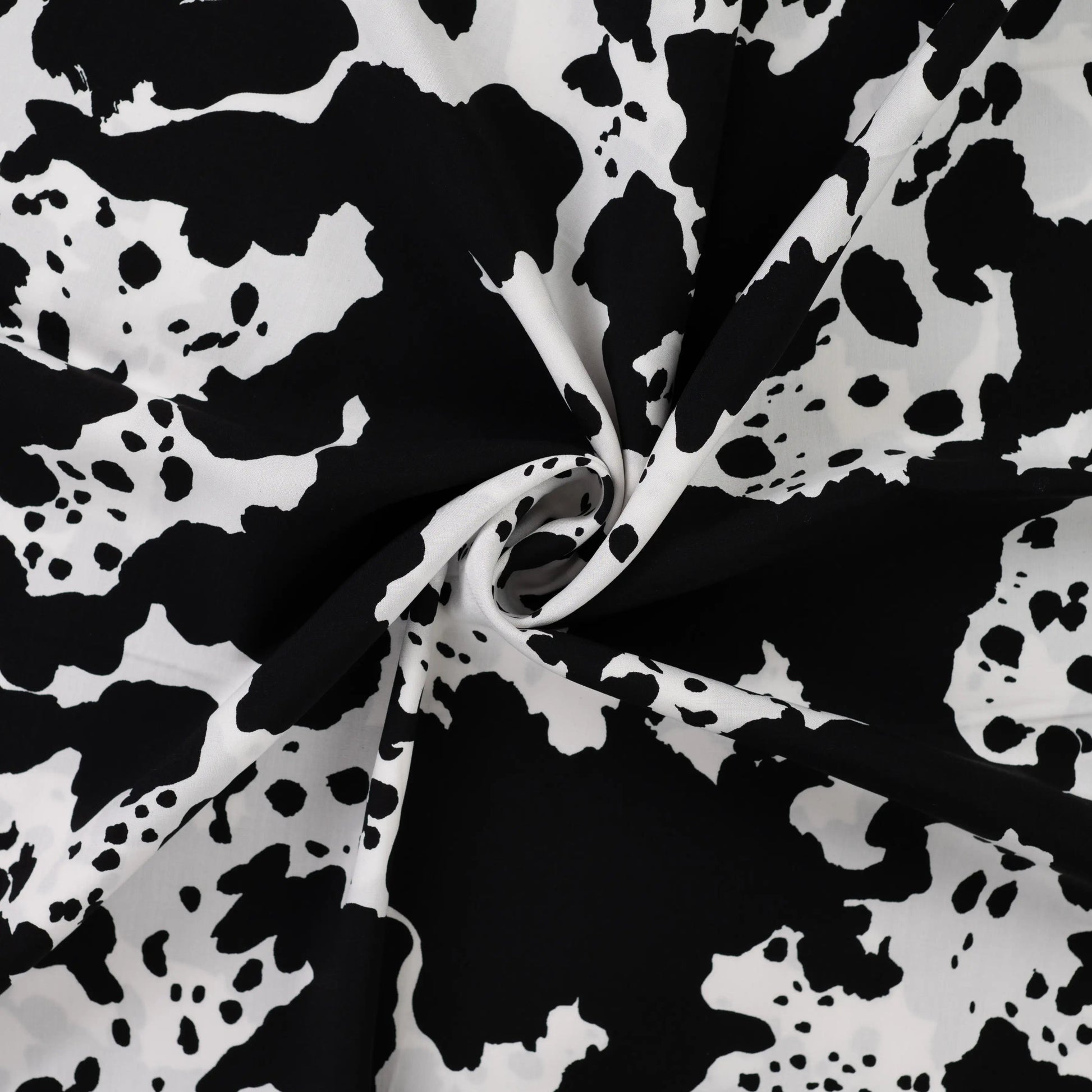 txt
Image en satin 100 % viscose, motif dalmatien, 105 g/m² – disponible chez Šarlotes audumi