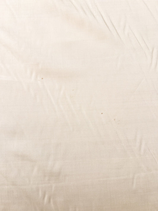 Italialaista 100 % silkkikangasta kermanvalkoisen sävyssä – 100 g/m²