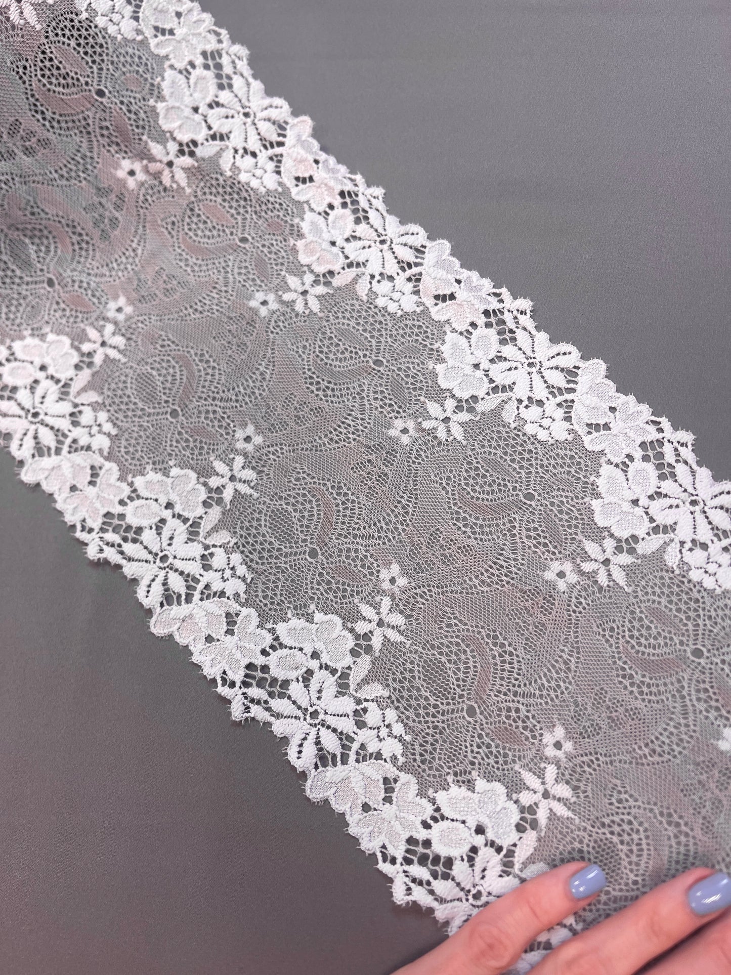 Elastīgā mežģīne 18 cm-maigi lillā tonis