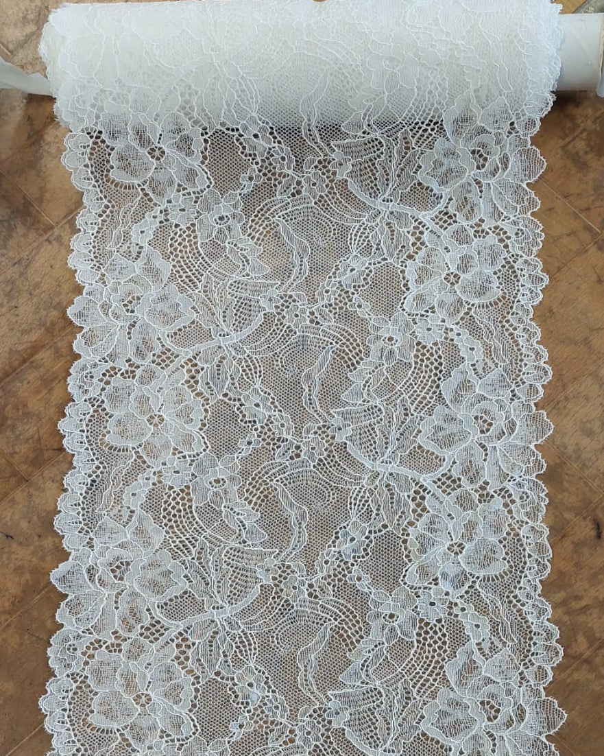 Elastic lace 21 cm - white