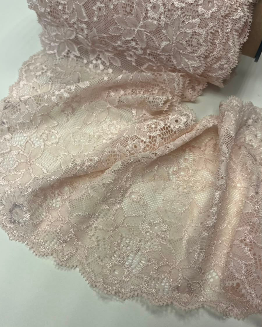 Elastīga mežģīne 16 cm-gaisīgi rozā