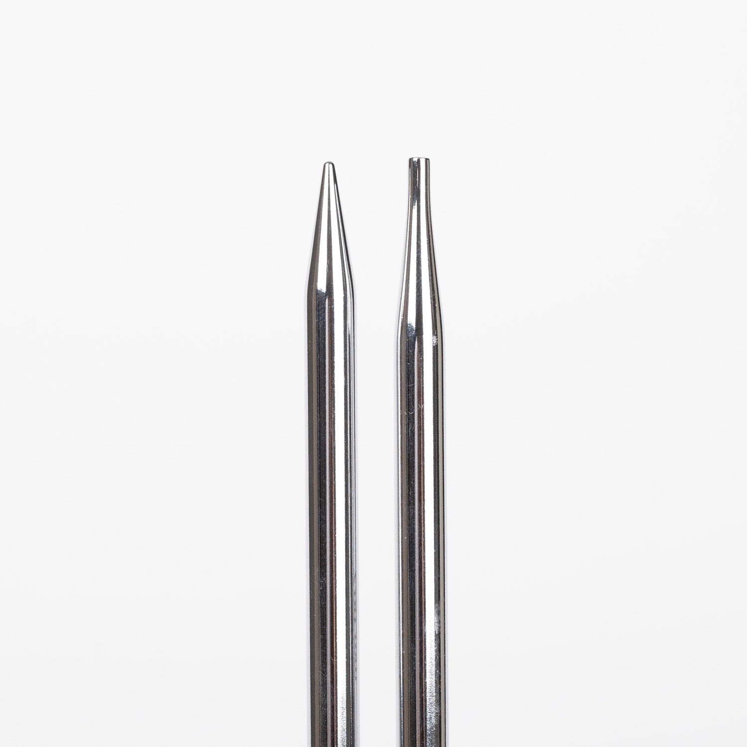 Image des aiguilles circulaires interchangeables DROPS Pro Classic en laiton, 12 cm | 3.0 mm - 10.0 mm – disponible chez Šarlotes audumi