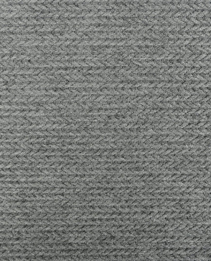 Image de tissu jacquard tricoté avec torsades - ton gris 350 g/m² – disponible chez Šarlotes audumi