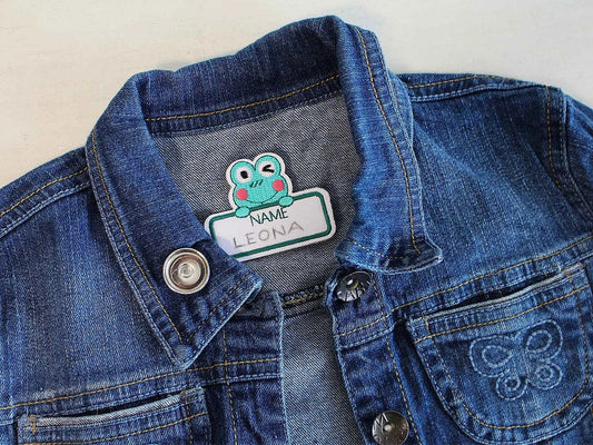 Image with a fabric label with a name space – adhesive – available at Charlotte’s Fabrics
