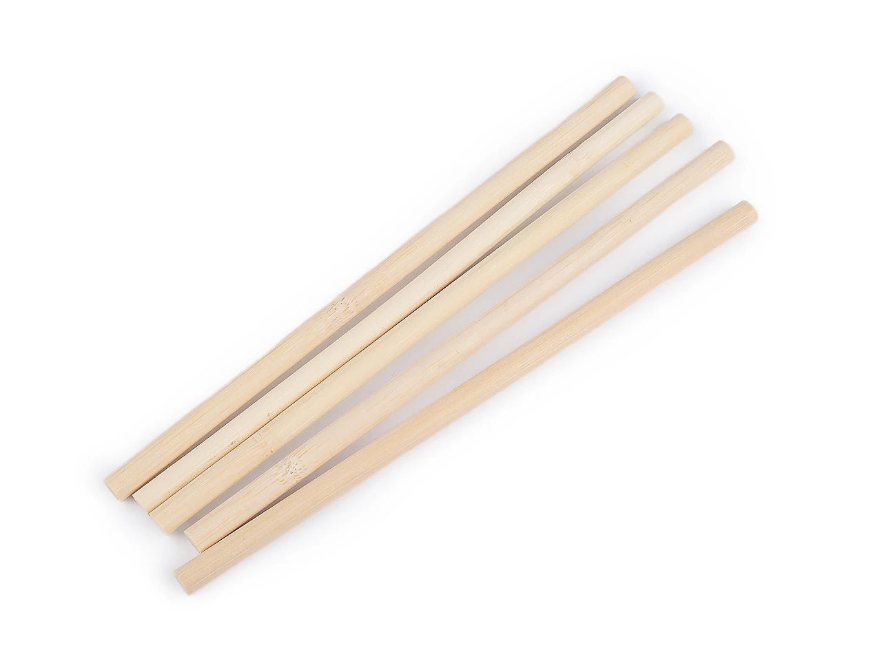 Bâtons de bambou pour macramé (20–30 cm) disponibles chez Šarlotes audumi