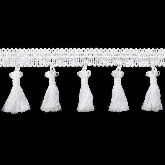Ruban à franges avec pompons 55 mm - blanc – disponible chez Šarlotes audumi