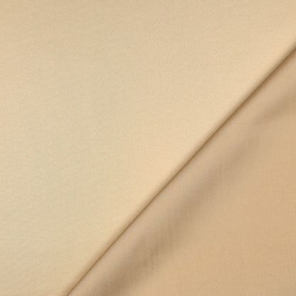 Kuva paksusta satiinikankaasta Royal Heavy Satin – beige – saatavilla verkossa Šarloten kankaat