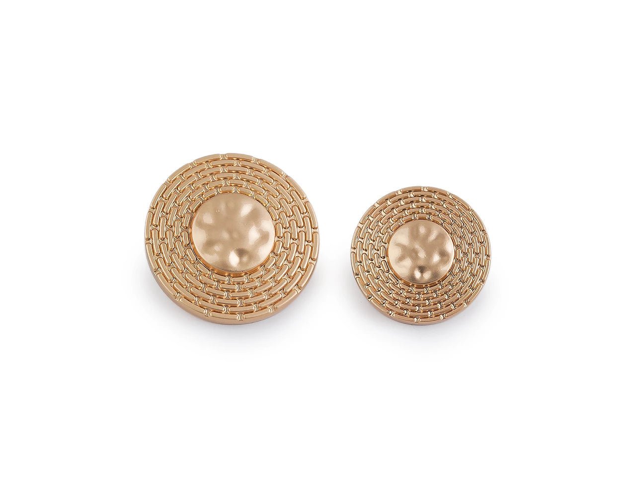 Decorative metal button with embossed pattern – 19 mm and 24 mm, gold or silver – available online at Šarlotes audumi