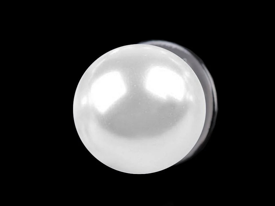 txt
Image avec broche/bouton décoratif en perles | Ø10 mm – disponible chez Šarlotes audumi