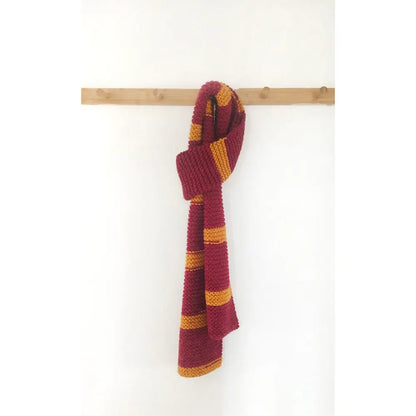 Kuva: DMC Harry Potter Magic -lanka 300 g / 410 m – itsestään raidoittuva lanka Tylypahkan tupien väreissä – saatavilla verkossa Charlotten kankaista