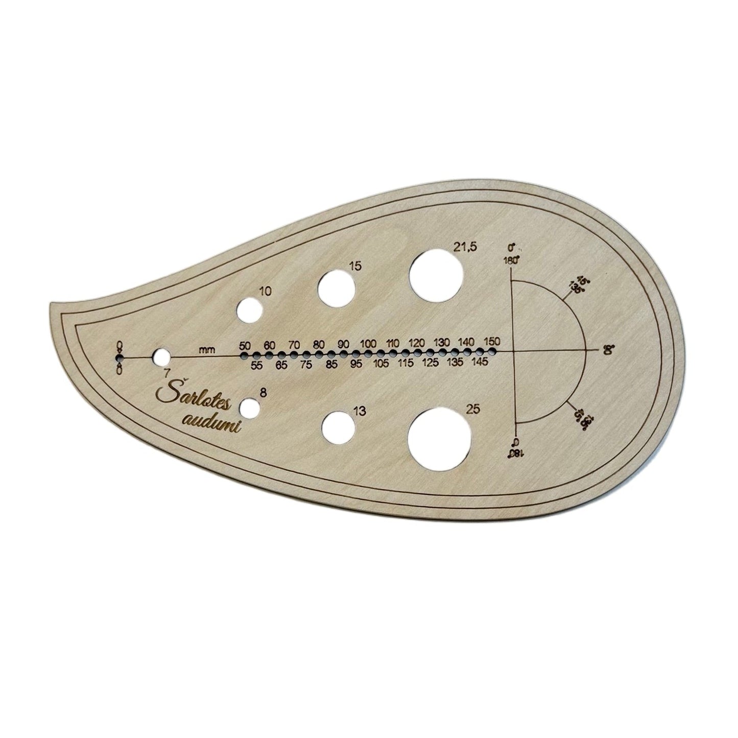 Image avec règle de tailleur | règle courbe A - 2 – disponible chez Šarlotes audumi