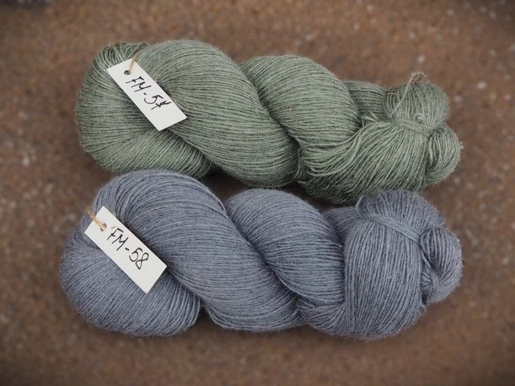 Attēls ar Dzijas Pāces vilnas fabrika 100% Merino - 100 g / 470 m – pieejams Šarlotes audumi