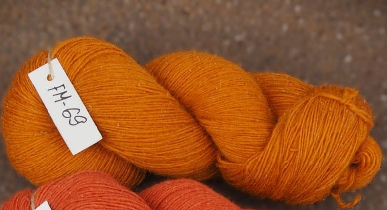 Image de la laine Dzijas Pāces, 100% mérinos - 100 g / 470 m – disponible chez Šarlotes audumi