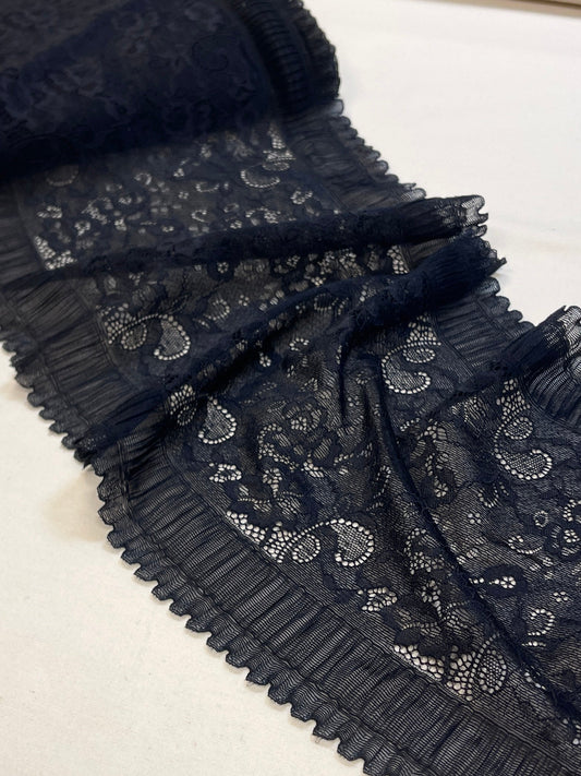 Image of elastic lace 22 cm - black with frill at the edges – available at Šarlotes audumi