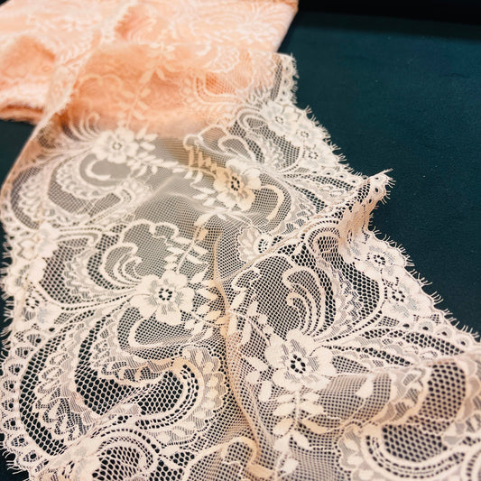 alt
Image of elastic lace 25 cm - salmon pink – available at Šarlotes audumi