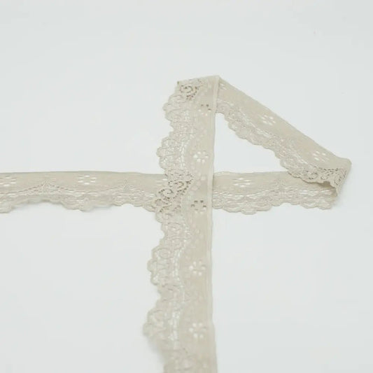 Image with elastic lace 3.5 cm - sand – available at Charlotte’s Fabrics