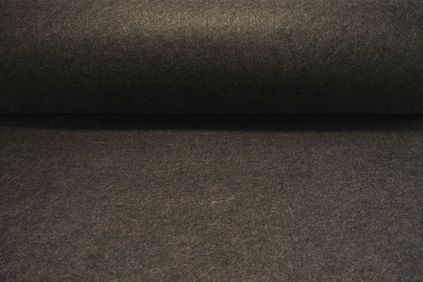 Attēls ar Filca audums ruļļos, mīksts, 1mm - tumši brūns 220 g/m² – pieejams Šarlotes audumi