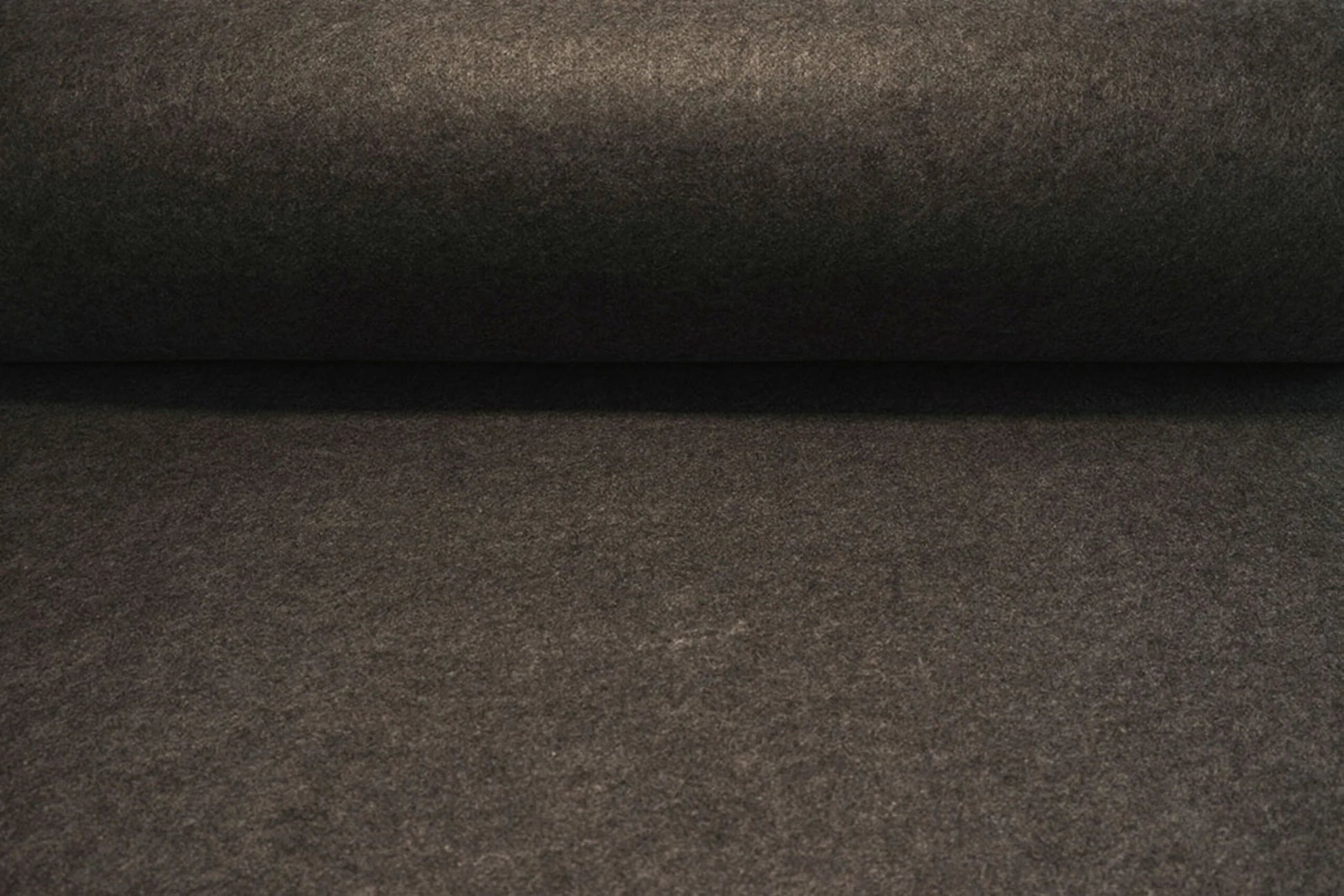Attēls ar Filca audums ruļļos, mīksts, 1mm - tumši brūns 220 g/m² – pieejams Šarlotes audumi