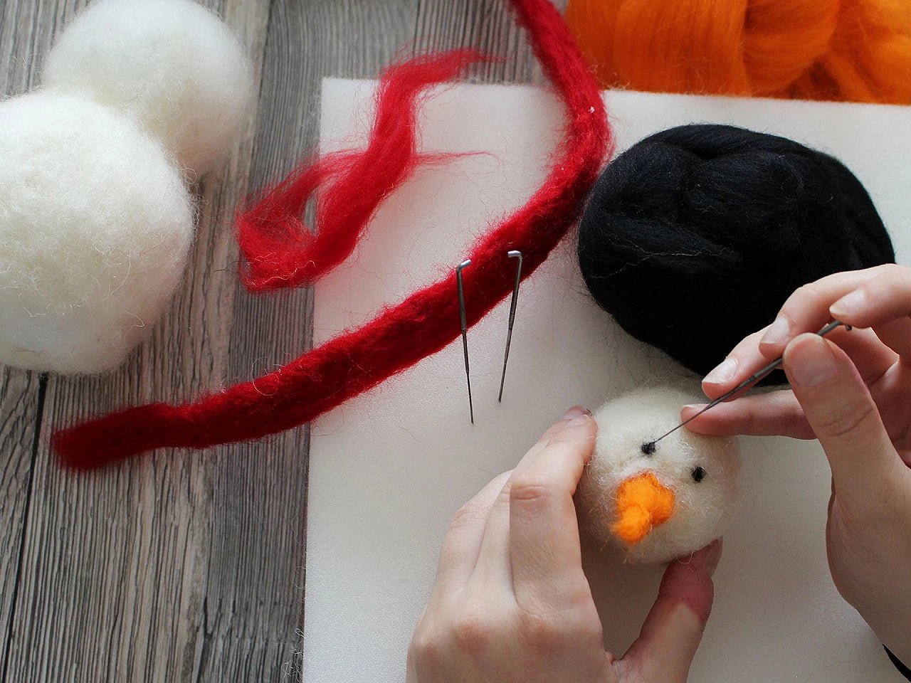 Image of felting base, sponge 25x15 cm – available at Charlotte's Fabrics